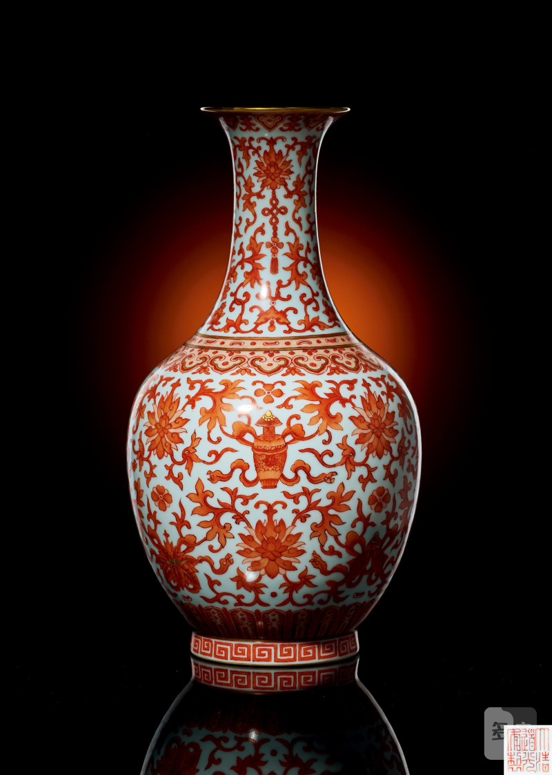 清道光 矾红描金缠枝莲托八吉祥纹瓶 - 图1